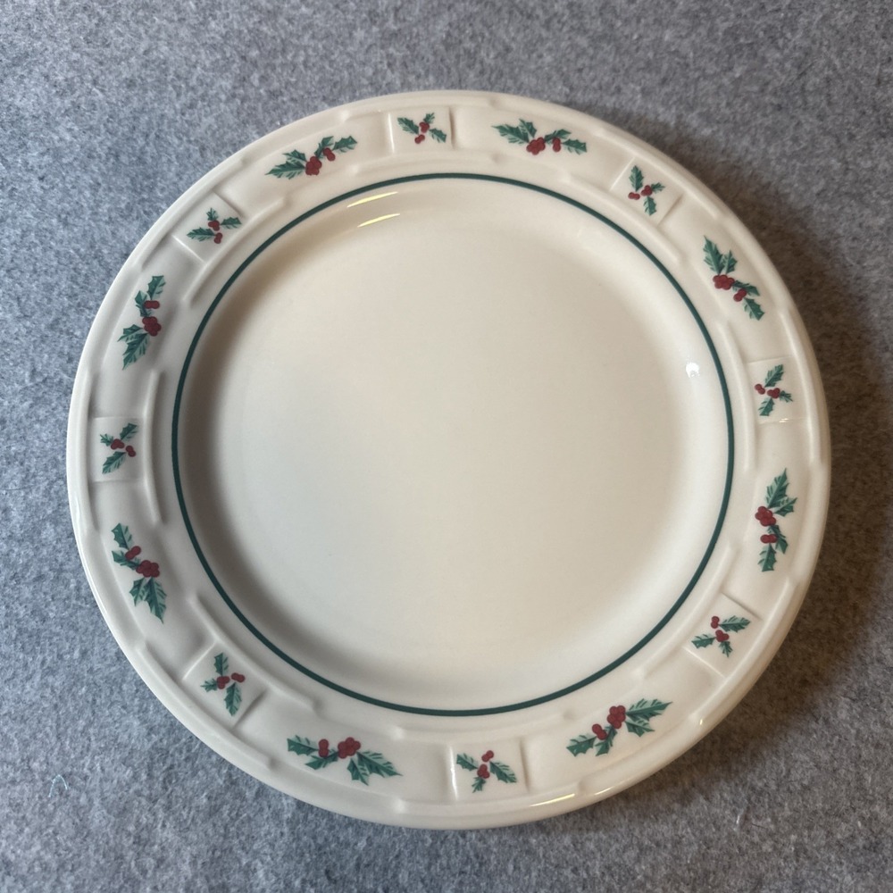 Longaberger  Woven Traditions Christmas Holly Side Dessert Plate 9"